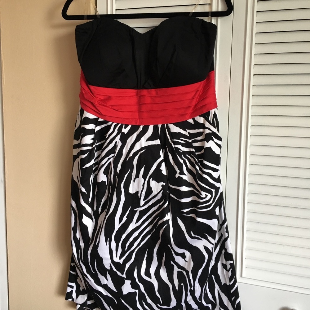 Mid length black and white strapless dress